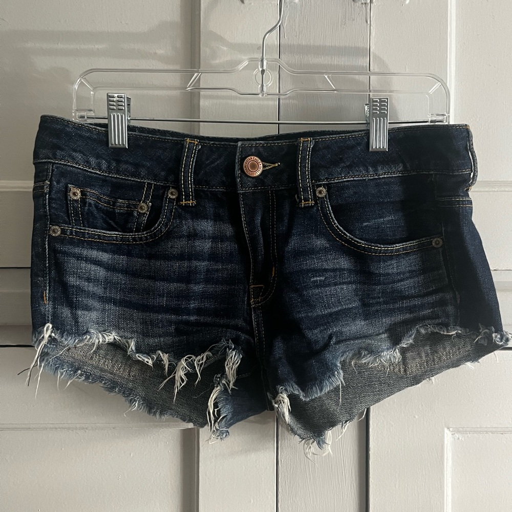 American Eagle Low-rise Short-shorts size 4
